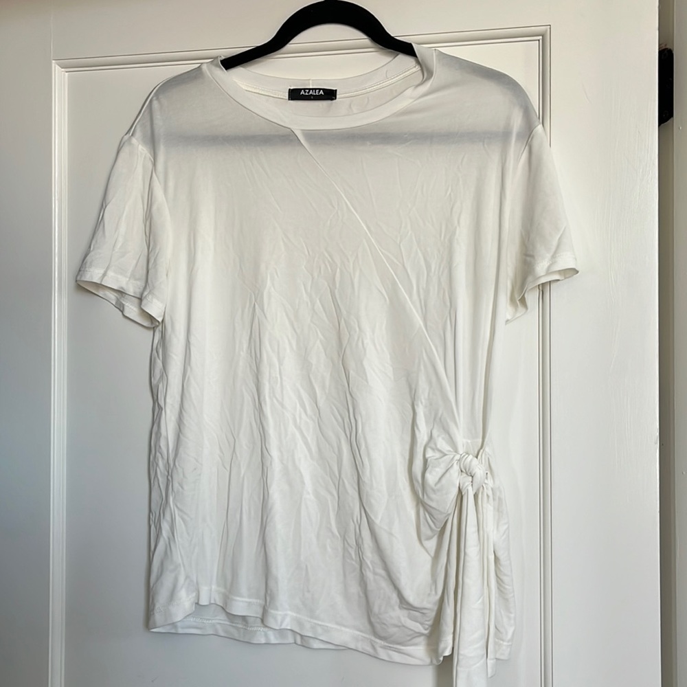 Tie front t shirt - size S